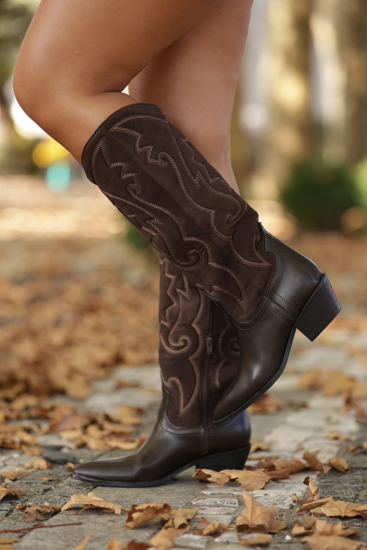 Botas Valongo castanhas — perfil e salto