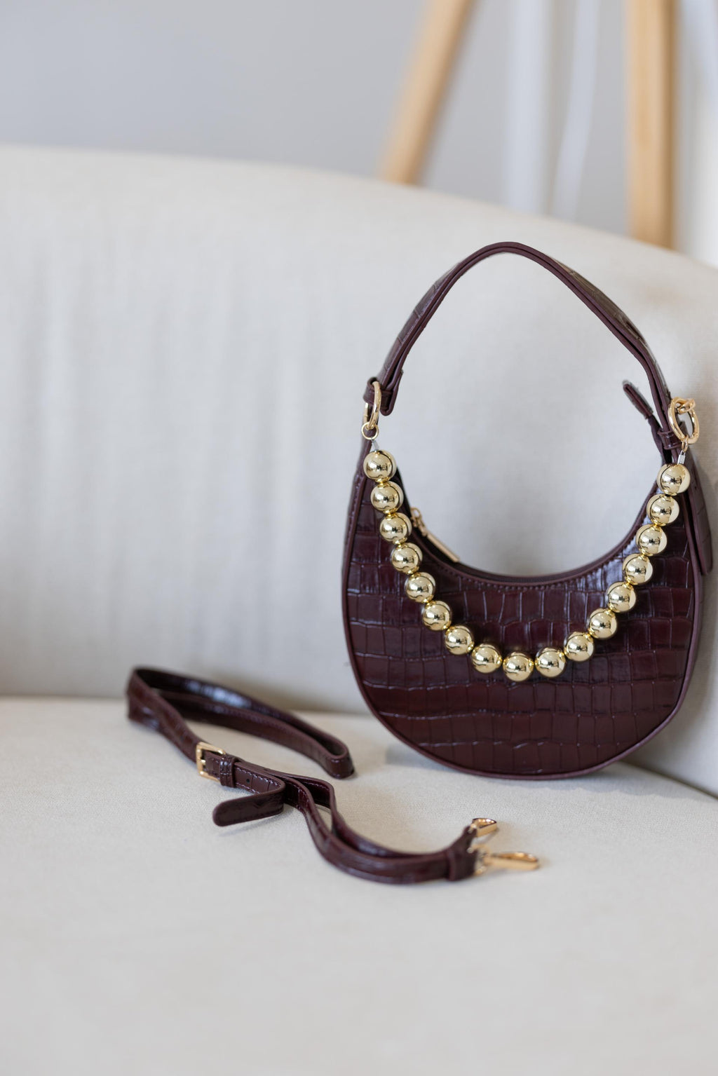 Mala Esfera Croco com Pérolas – Alça Elegante • Preta / Castanha