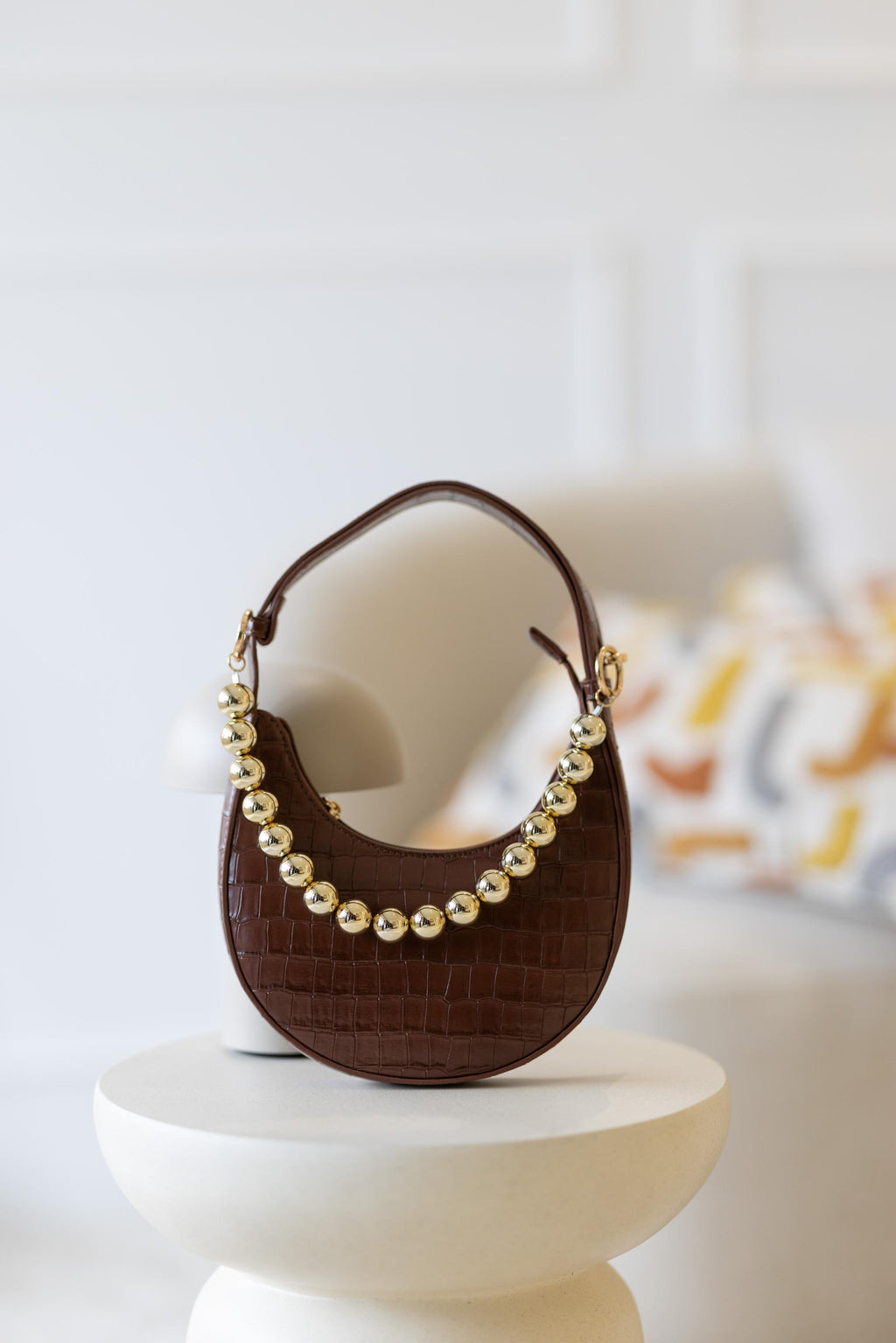 Mala Esfera Croco com Pérolas – Alça Elegante • Preta / Castanha
