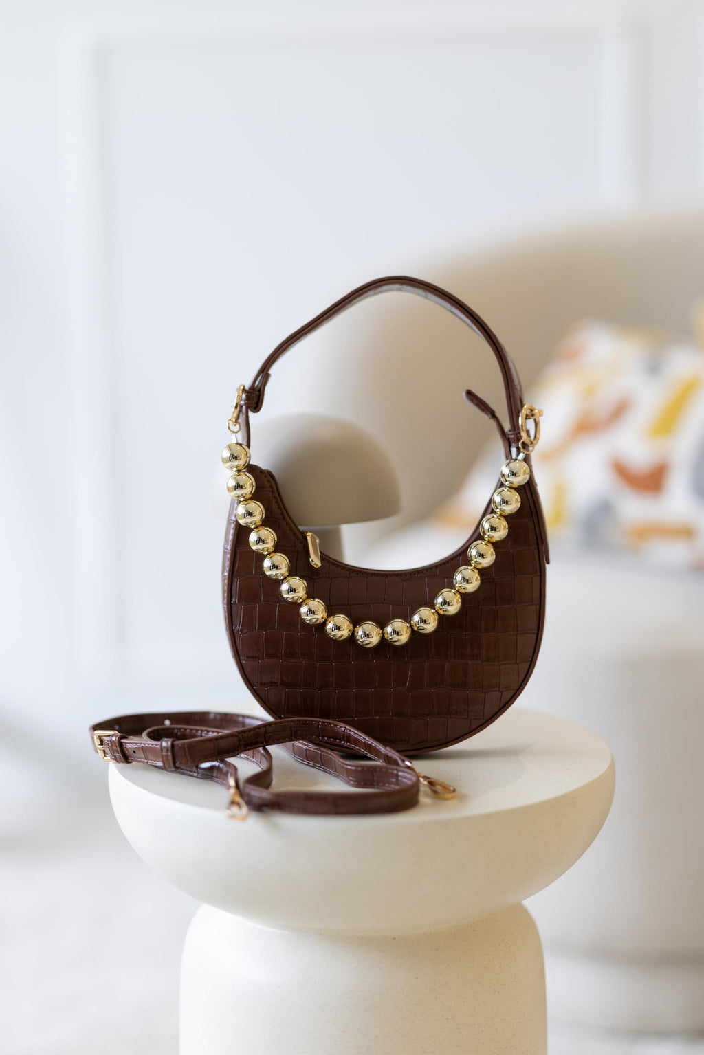 Mala Esfera Croco com Pérolas – Alça Elegante • Preta / Castanha