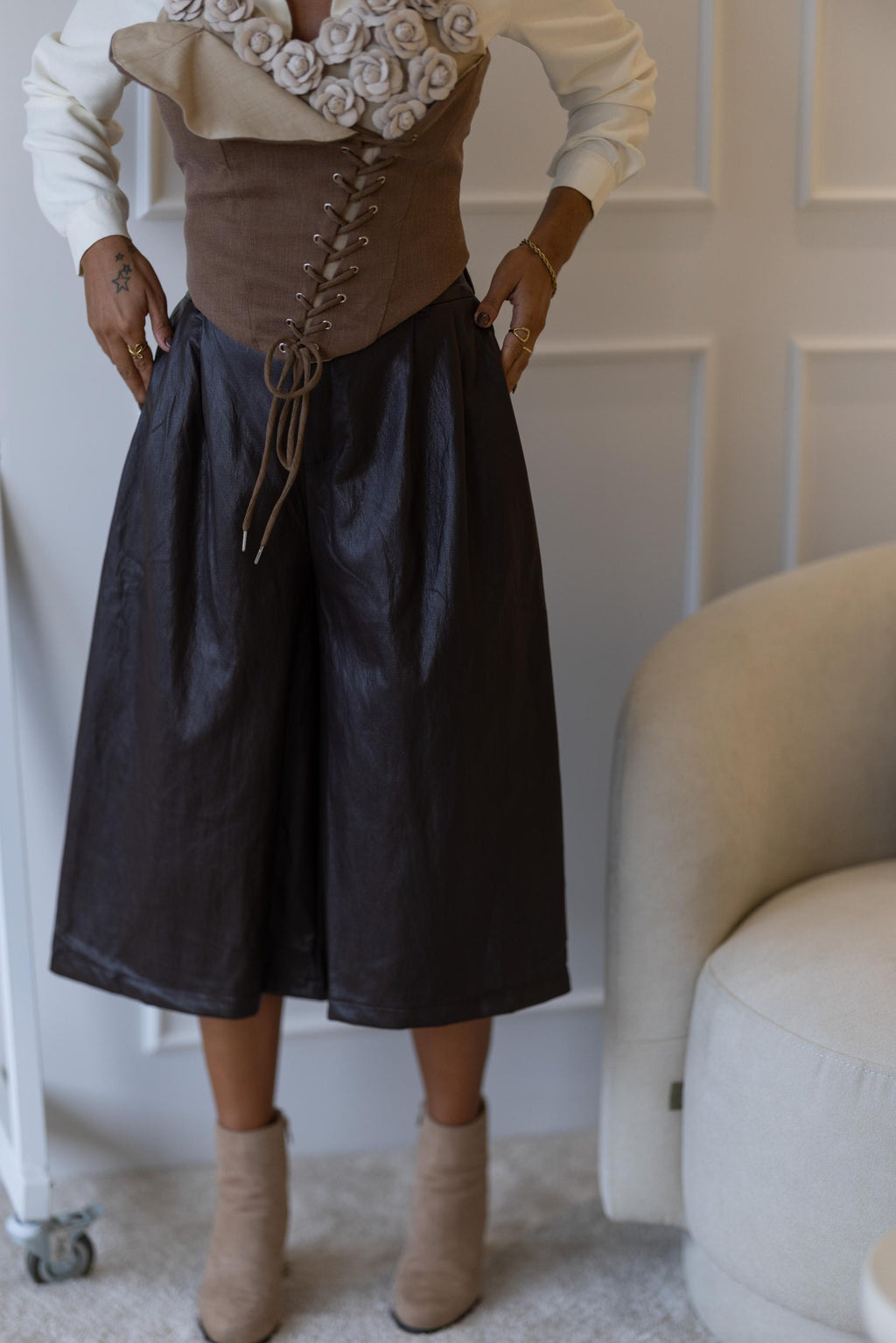 Culotte em Pele Castanho Chocolate – Sofisticação e Conforto