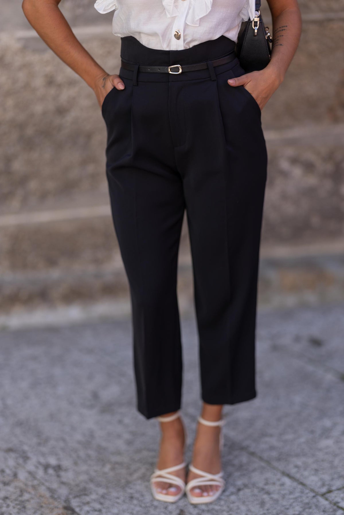 CALÇA CINTURA SUBIDA - PRETA