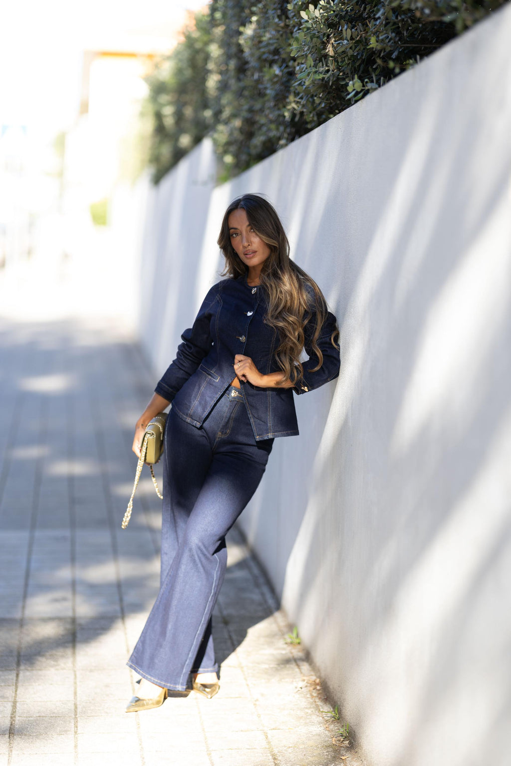 Conjunto Denim Premium – Casaco Estruturado & Calça Flare