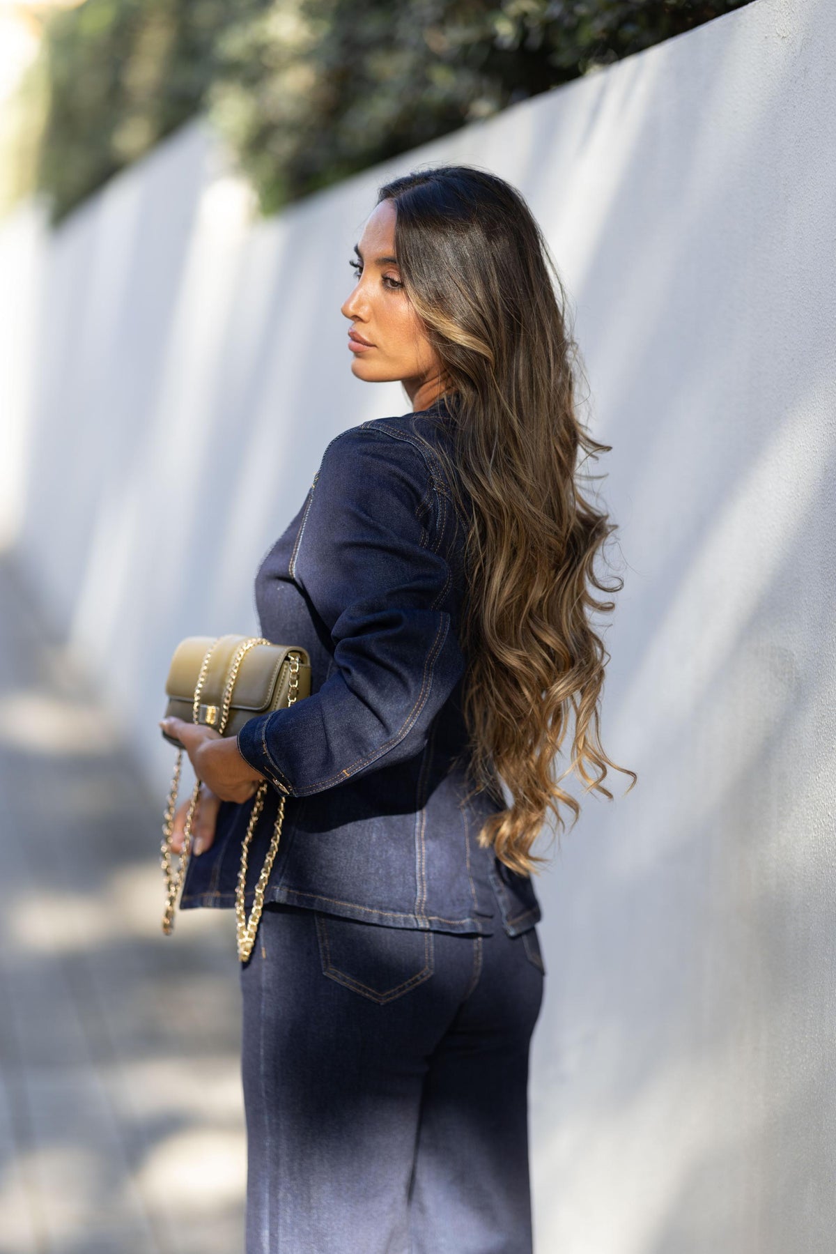 Conjunto Denim Premium – Casaco Estruturado & Calça Flare