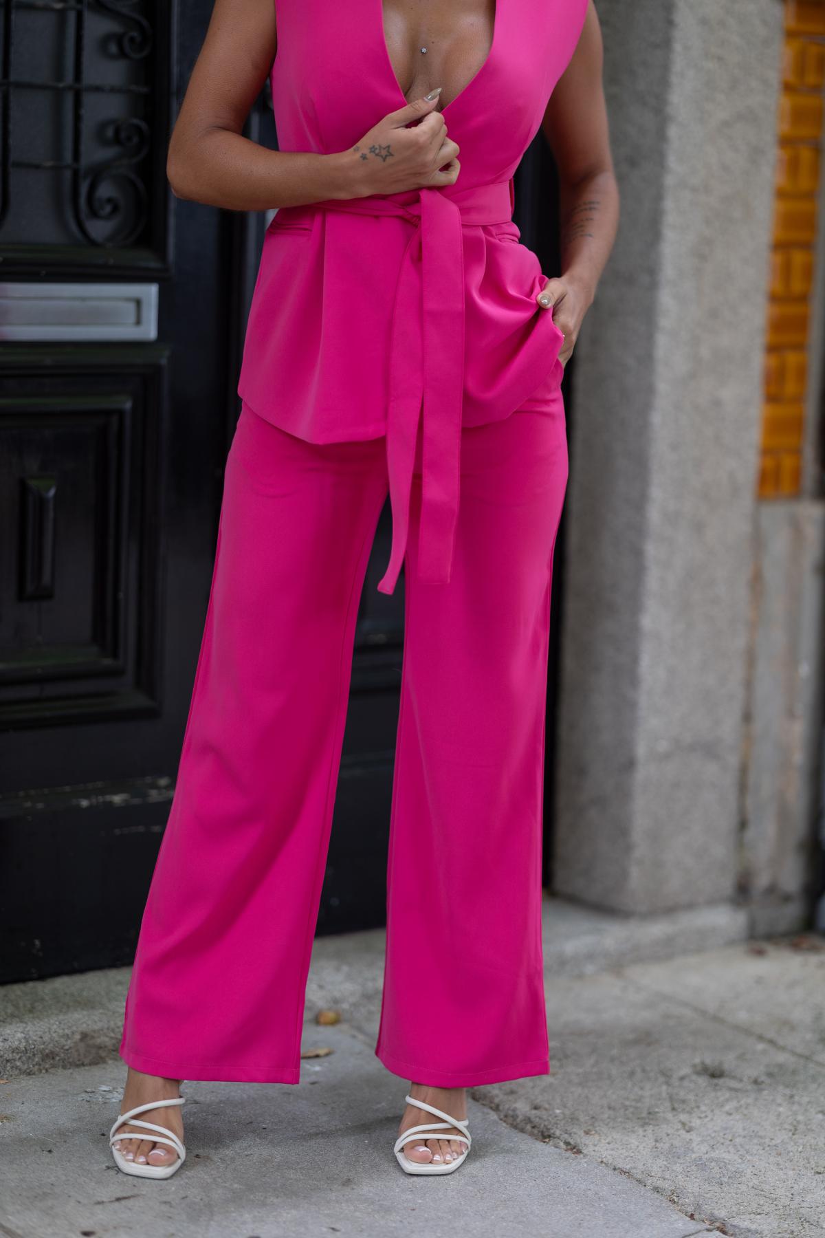 CONJUNTO CALÇA E COLETE ROSA