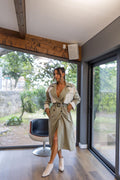 Trench Coat em Gabardine Bege com Cinto