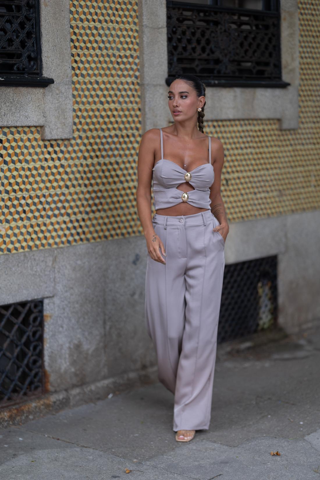 CONJUNTO CALÇA E TOP BEGE