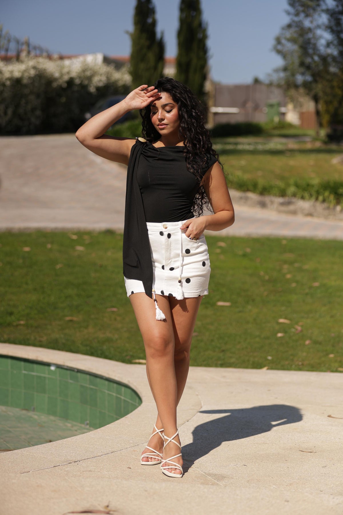 Body Assimétrico Preto com Drapeado