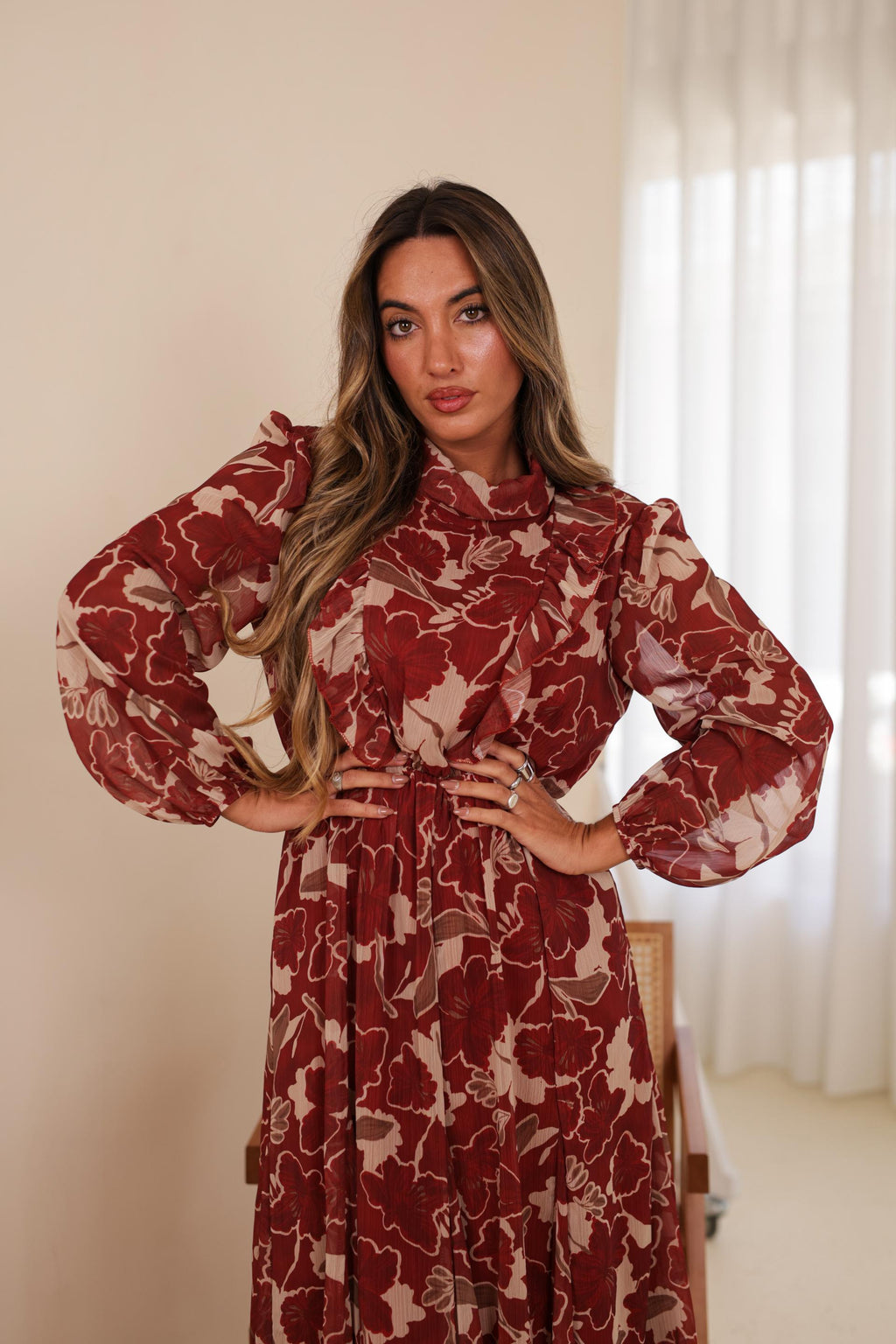 Vestido Midi Floral Bordeaux com Meia Gola e Forro